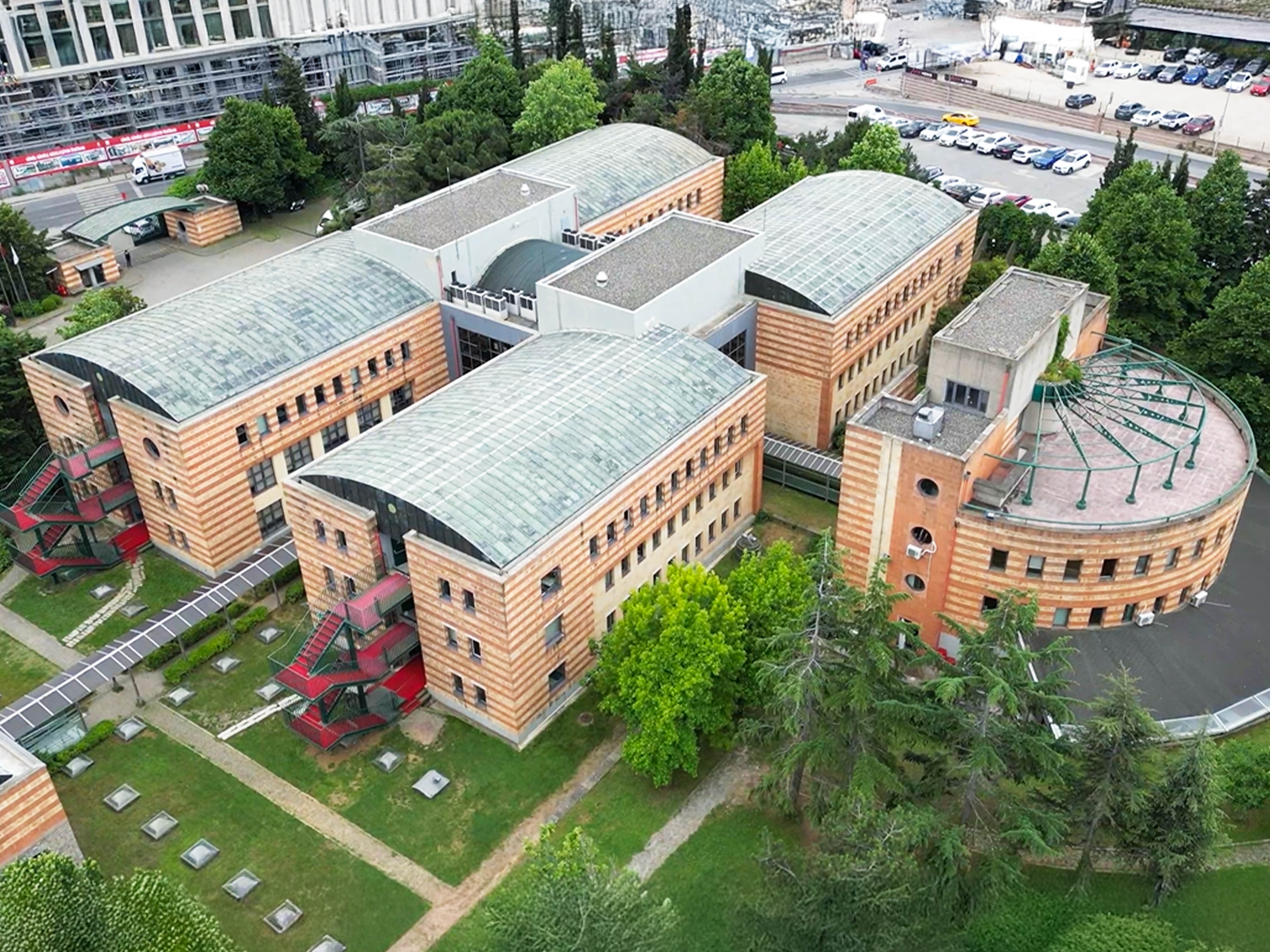 Nakkaştepe Bahçeşehir Koleji 50. Yil Fen Ve Teknoloji Lisesi kampüs görseli