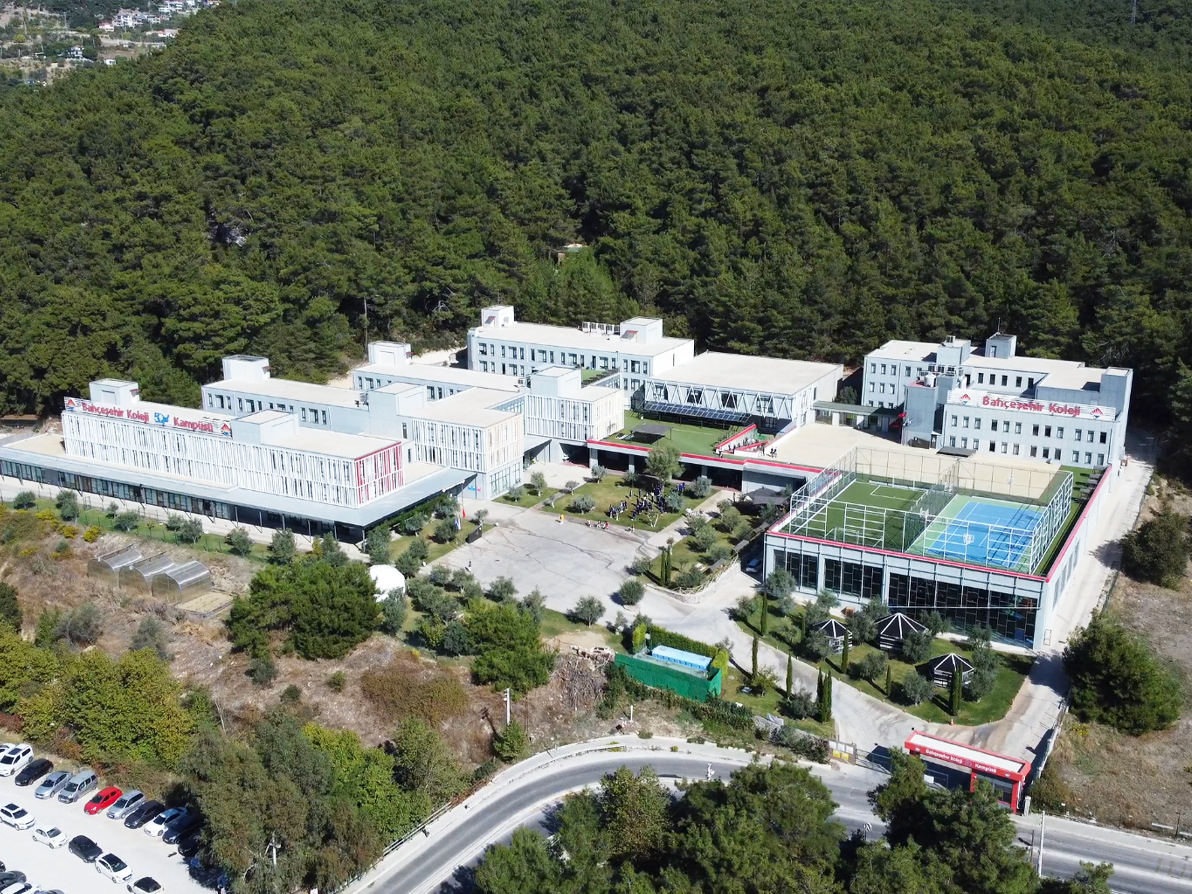 Bahçeşehir Koleji İzmir Çiçekli Fen ve Teknoloji Lisesi