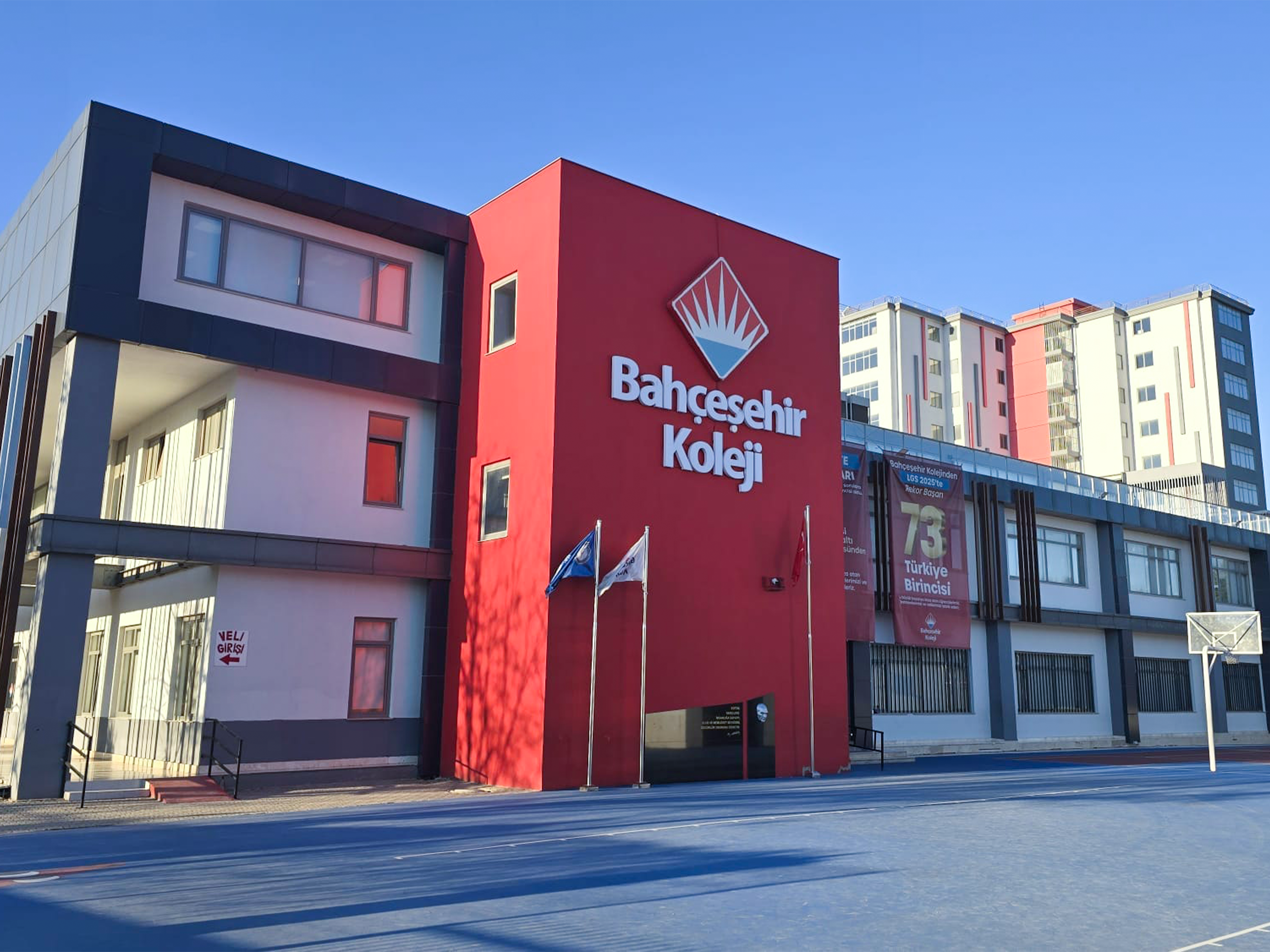 Konyaalti Bahçeşehir Koleji Anadolu Lisesi